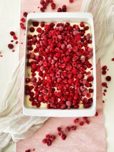 Mehr über den Artikel erfahren Windbeutel-Himbeer-Dessert