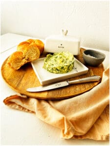 Mehr über den Artikel erfahren Schnelle Kräuterbutter