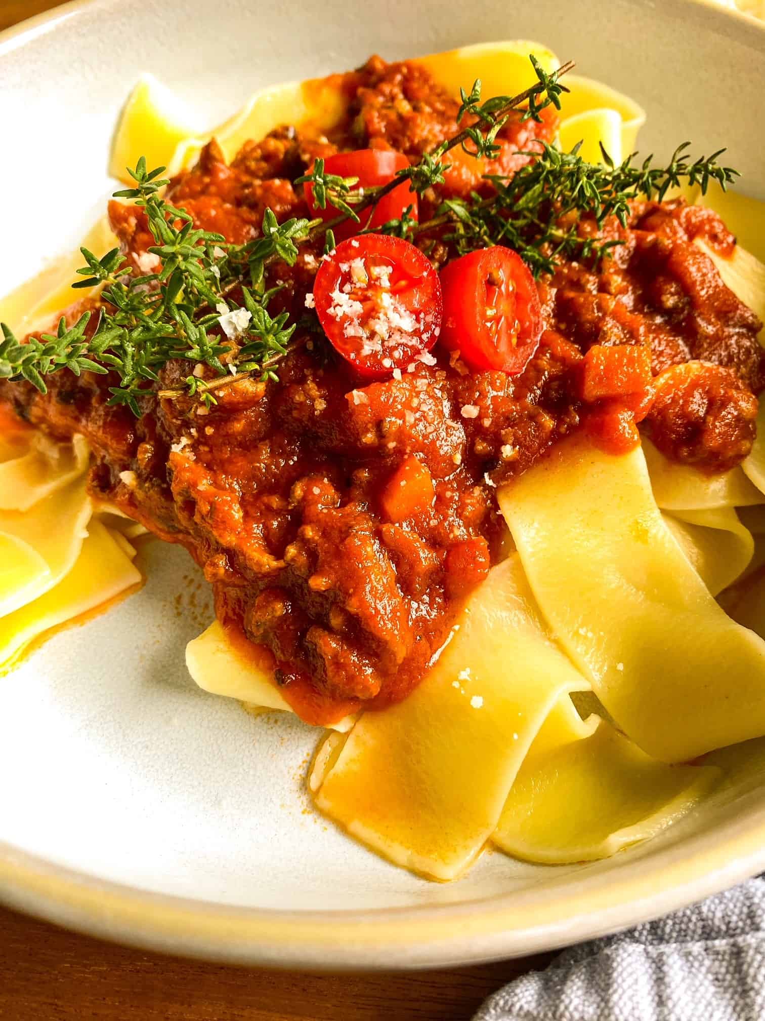 Tomatensoße mit Hackfleisch und Nudeln