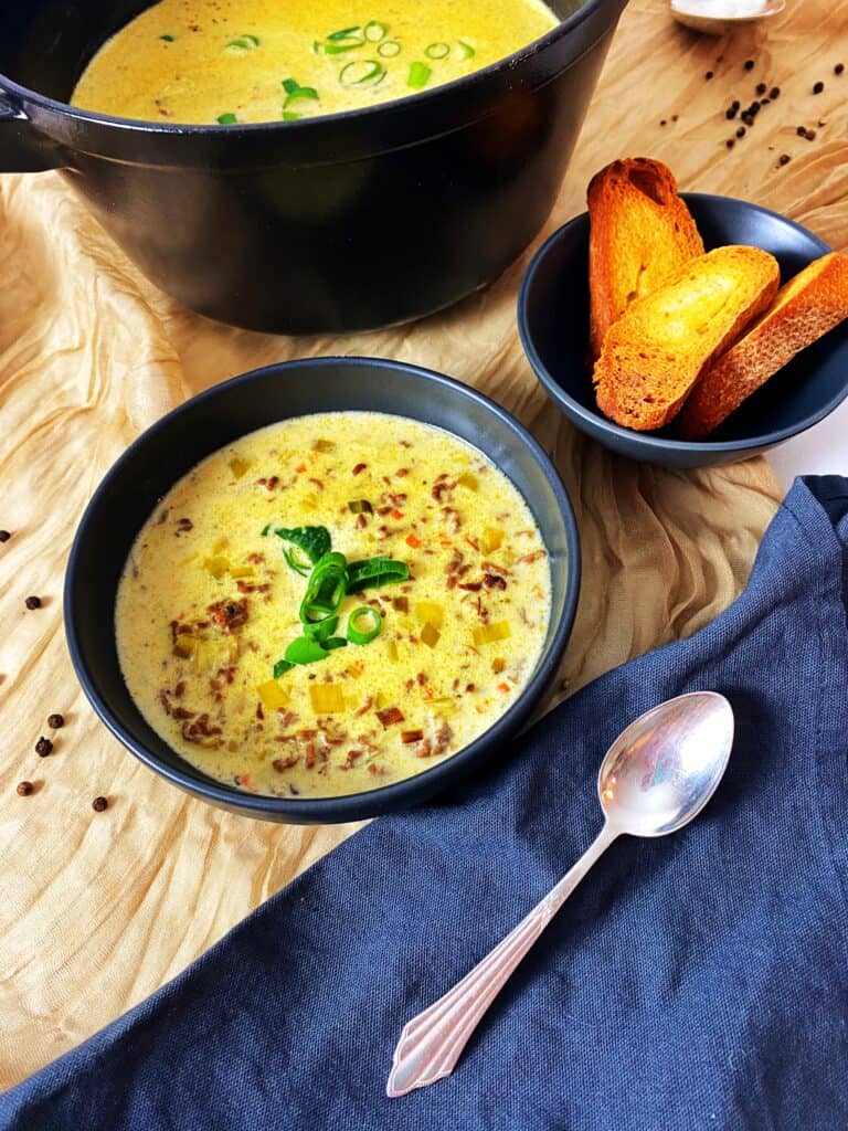 Hackfleisch-Käse-Lauch-Suppe