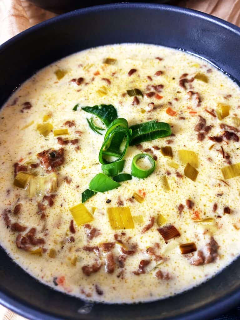 Hackfleisch-Käse-Lauch-Suppe