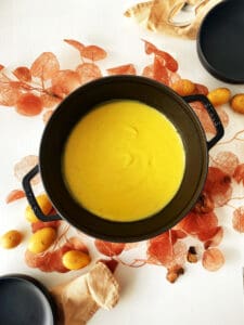 Mehr über den Artikel erfahren Kartoffel Petersilienwurzel Suppe