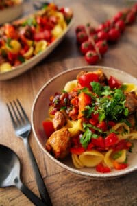 Mehr über den Artikel erfahren Pasta mit Hähnchenbrustfilet und Gemüse