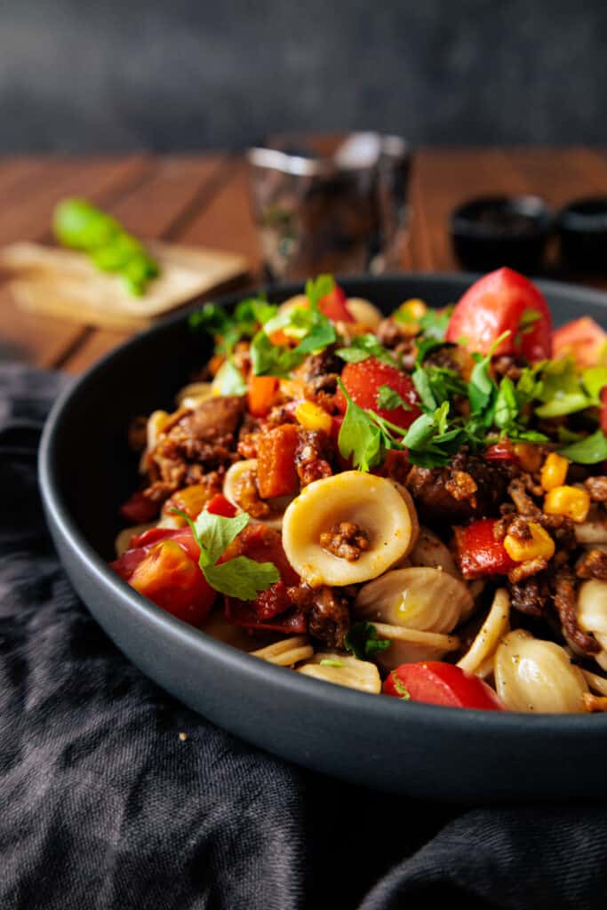 Hackfleischpfanne mit Gemüse und Nudeln