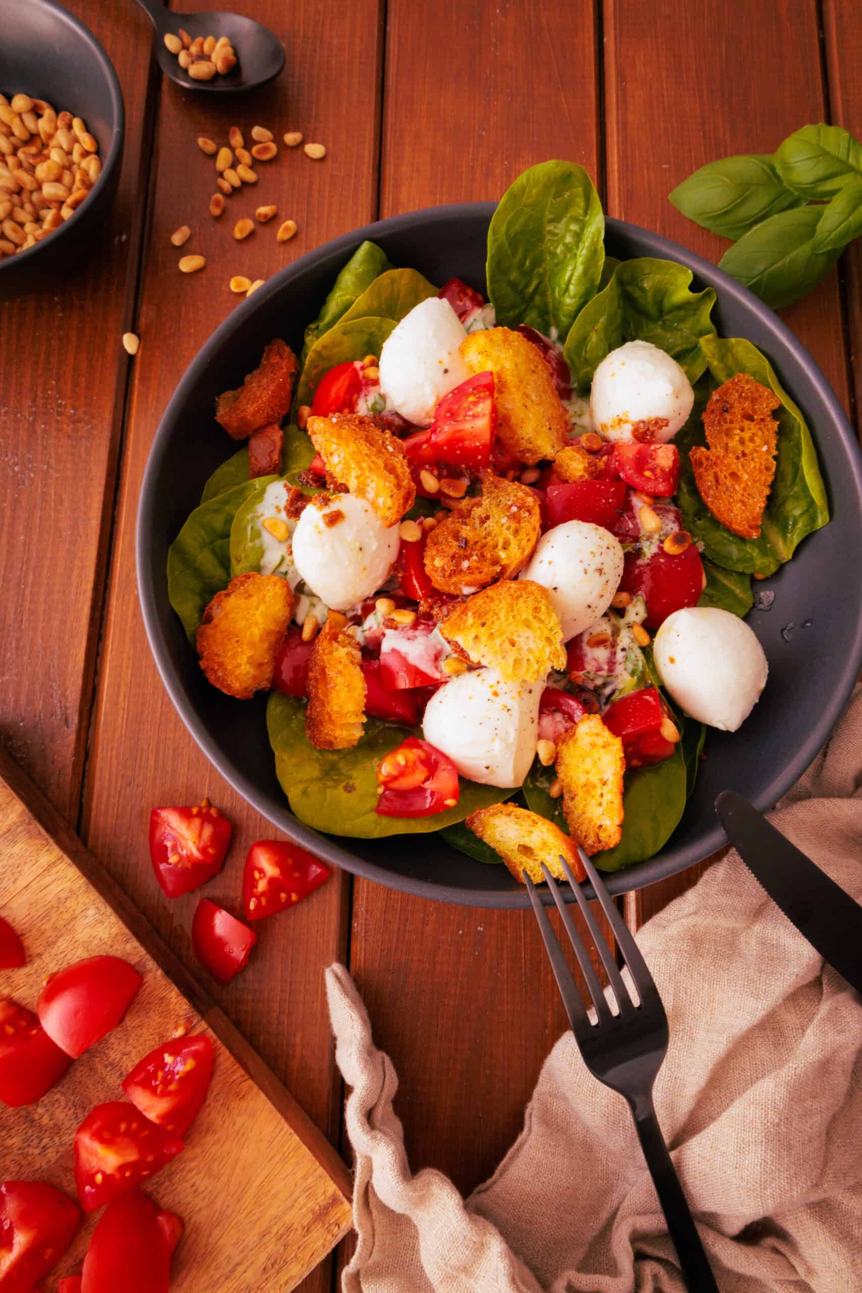 Spinatsalat mit Burrata - inthekitchenwithsina.de