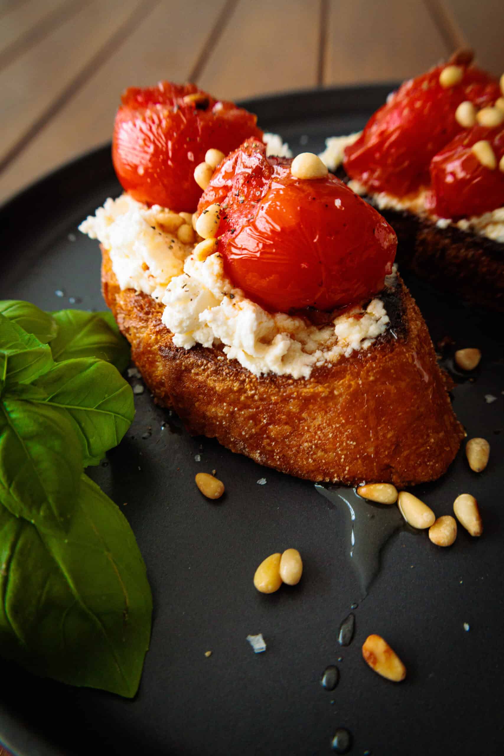 Mehr über den Artikel erfahren Brot mit Ricotta und Tomaten