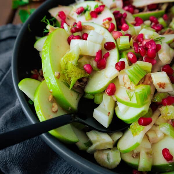 Apfel-Sellerie-Fenchel-Granatapfel-Salat