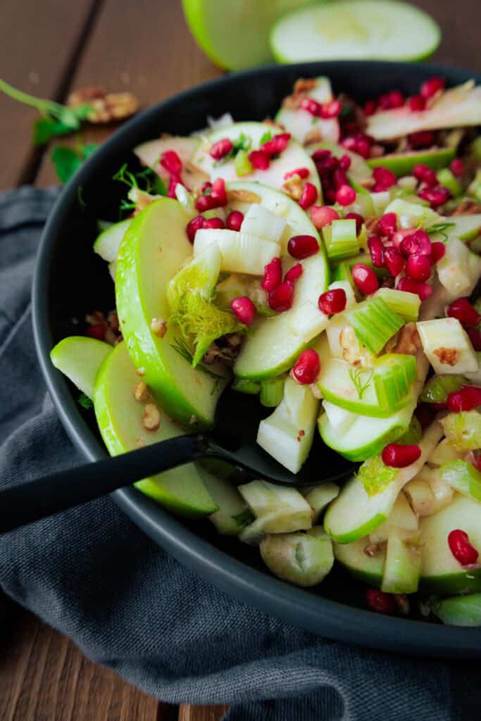 Apfel-Sellerie-Fenchel-Granatapfel-Salat