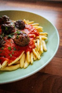 Mehr über den Artikel erfahren Hackfleischbällchen mit Tomatensoße