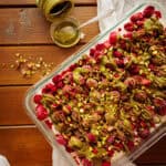 Windbeutel-Himbeer-Dessert mit Pistazie