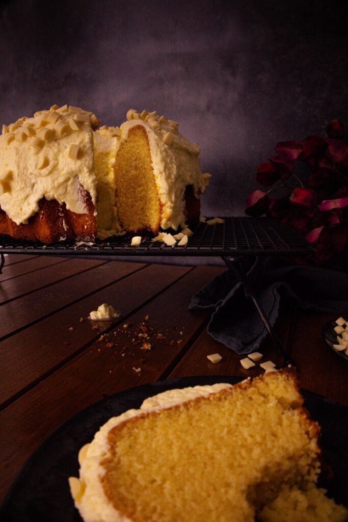 Weißer Schokoladen-Kokos-Kuchen - inthekitchenwithsina.de
