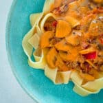 Cremige Pasta mit Sahnesoße, frischen Tomaten & Pilzen