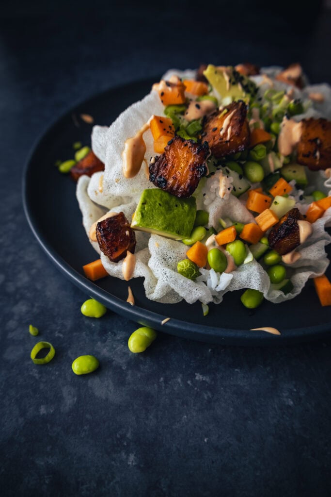 frittierte Reispapierhäppchen mit Lachs