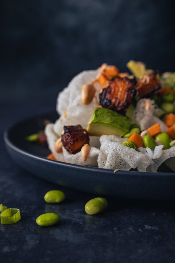 frittierte Reispapierhäppchen mit Lachs