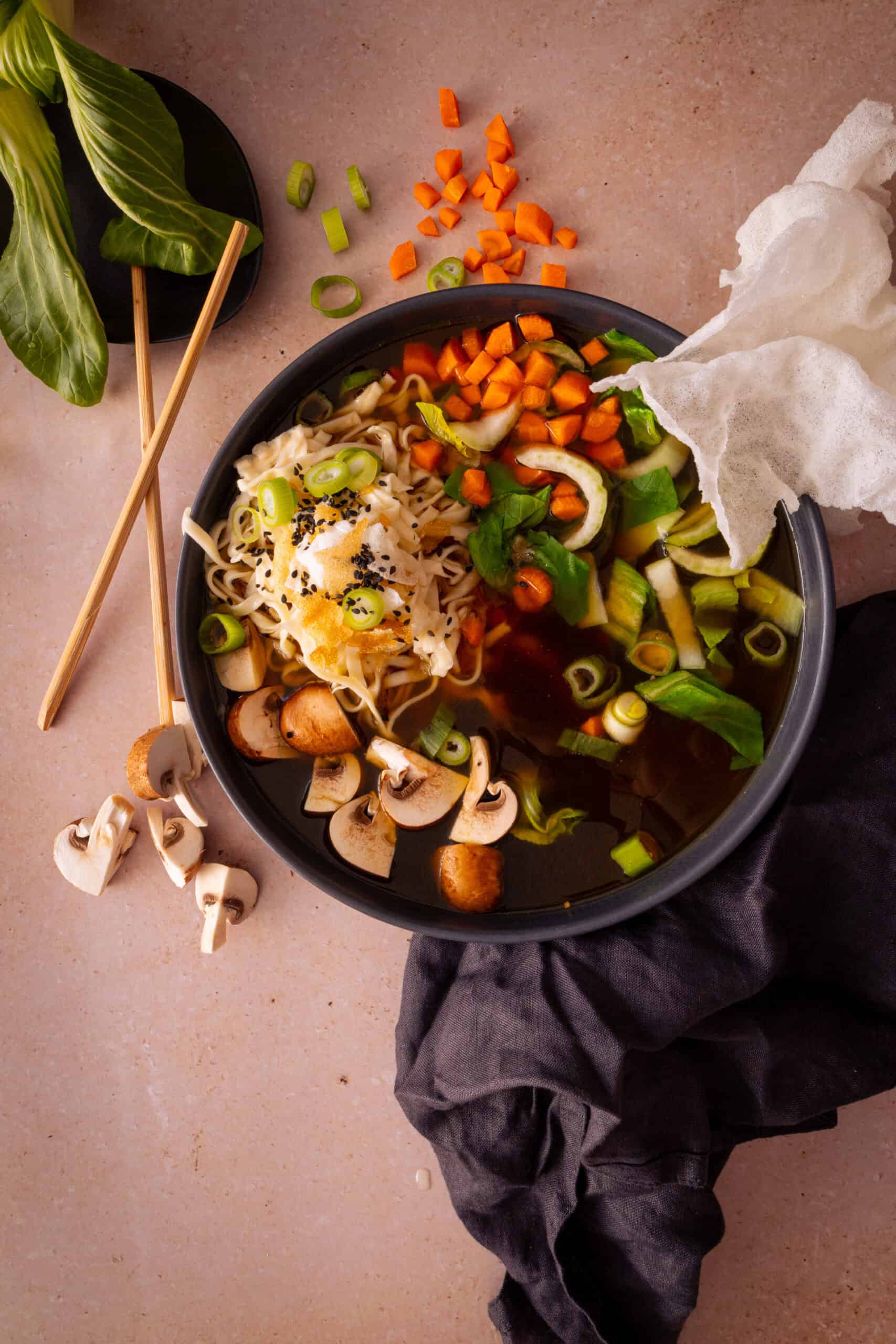 Mehr über den Artikel erfahren Asiatische Hühnersuppe