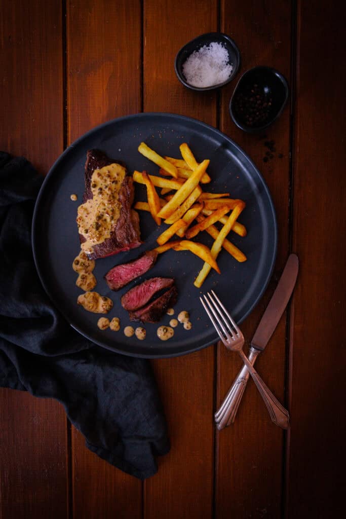 Steak mit grüner Pfeffersauce