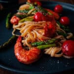 Pasta mit Garnelen und grünem Spargel
