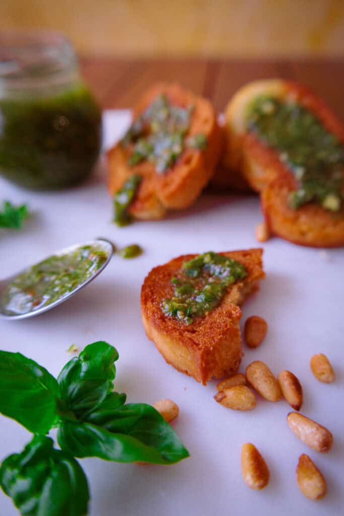 Veganes Basilikumpesto