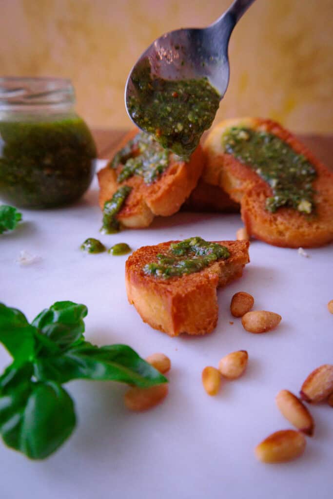 Veganes Basilikumpesto