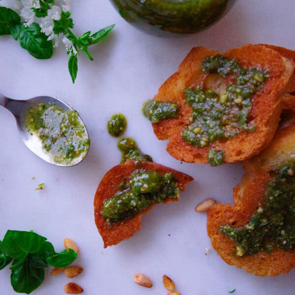 Veganes Basilikumpesto