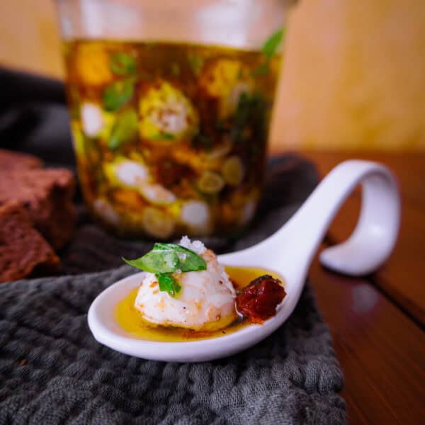 Eingelegte Mini-Mozzarella-Bällchen