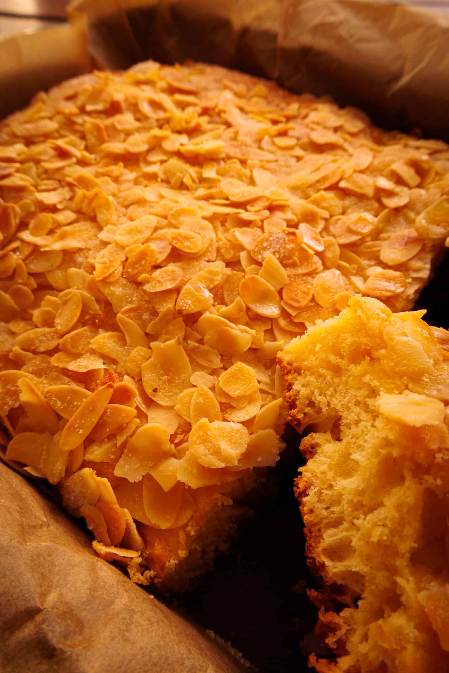 Mehr über den Artikel erfahren Fluffiger Butterkuchen vom Blech | Einfaches Rezept wie vom Bäcker