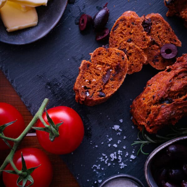 Tomaten-Wurzelbrot