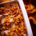 Apfel-Zimtschnecken mit Zimtcreme, karamellisierten Äpfeln & Frischkäse-Frosting