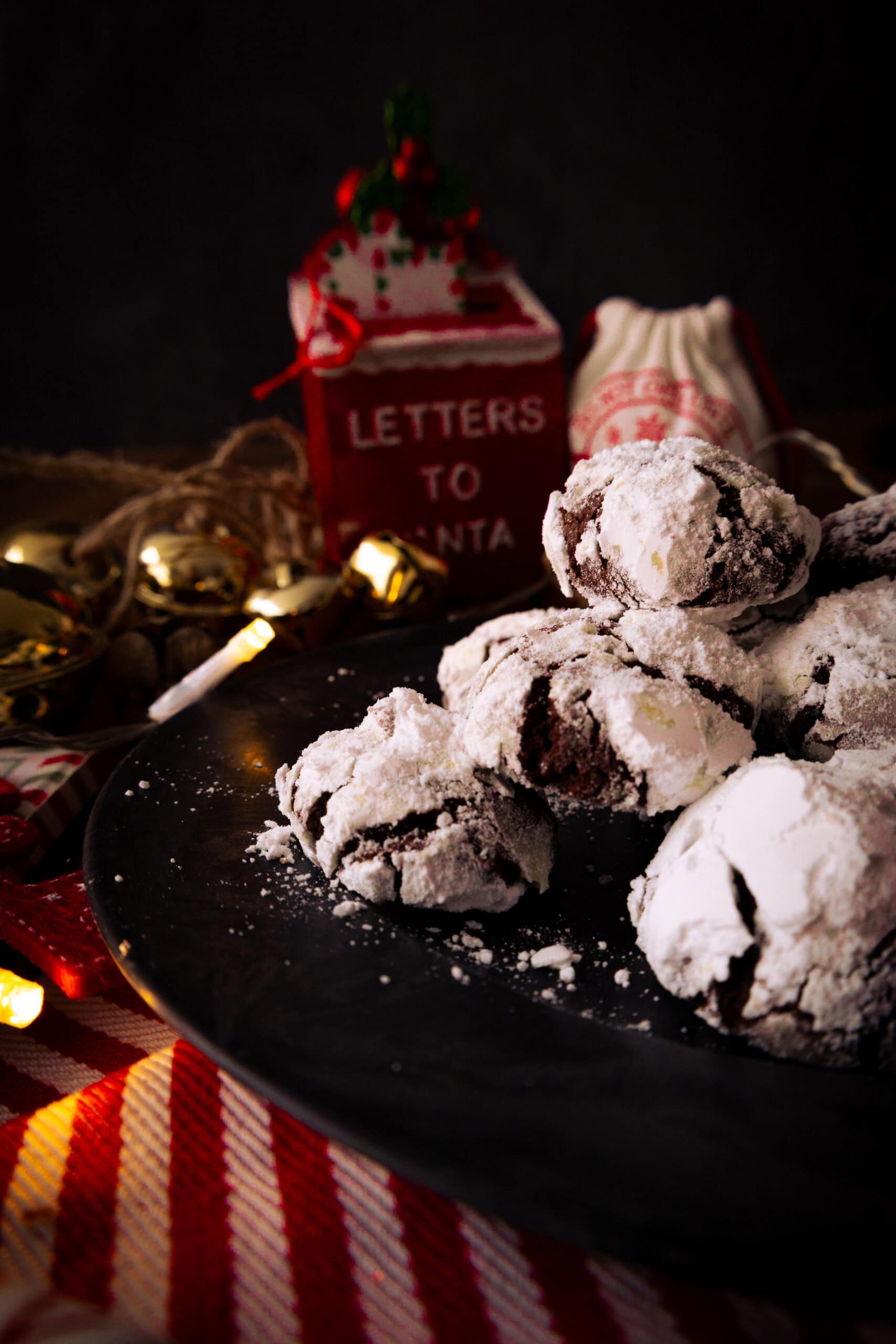Chocolate Crinkle Cookies mit Puderzucker Kruste
