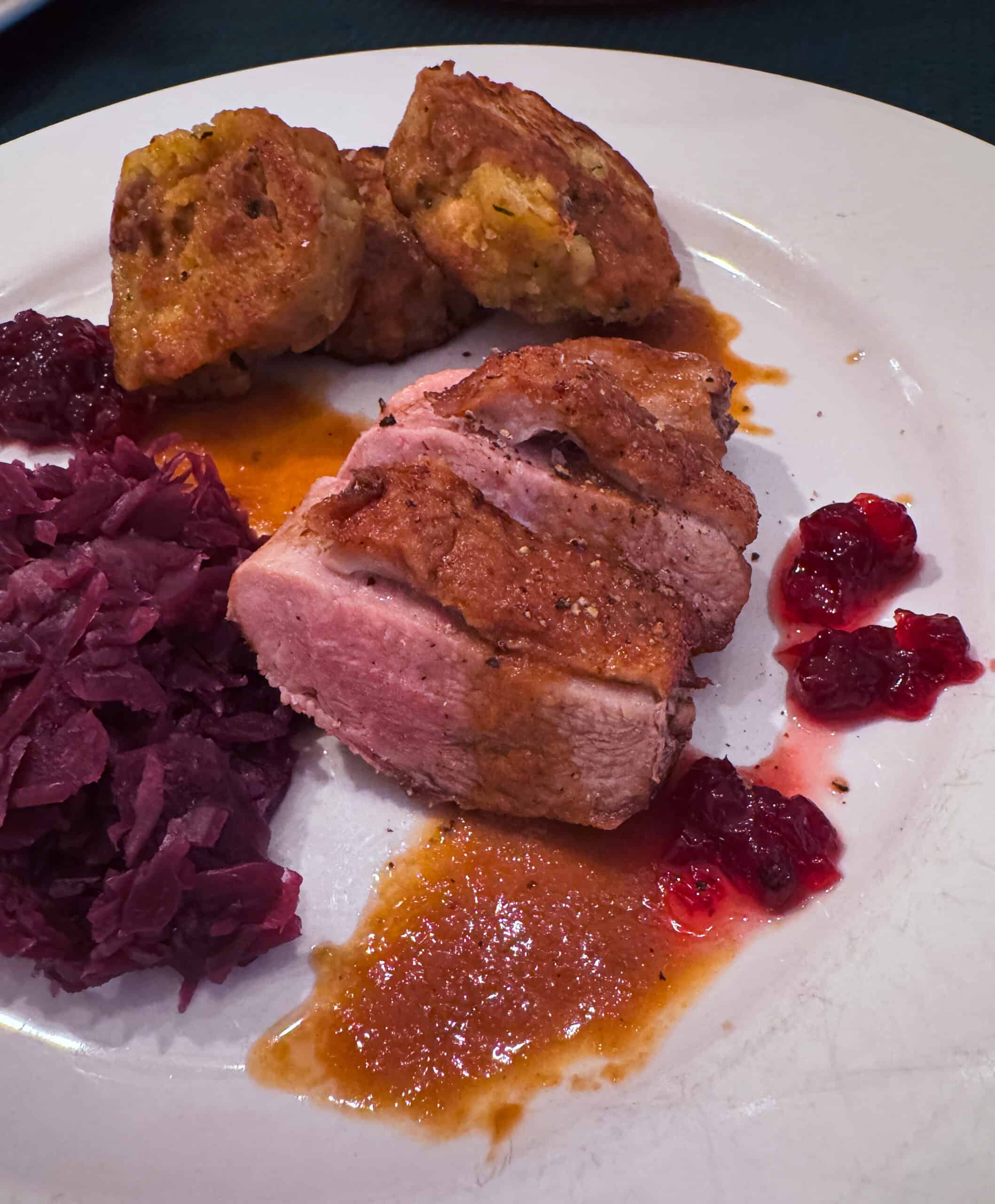 Entenbrust mit Serviettenknödeln