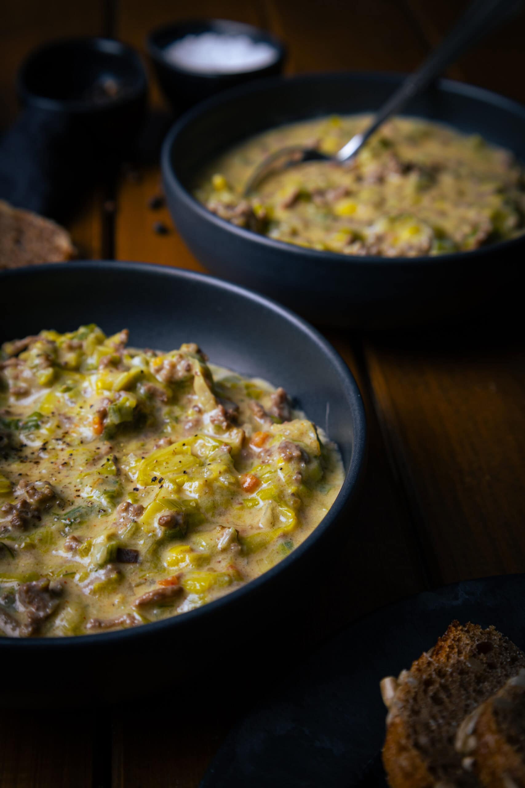 Hackfleisch-Käse-Lauch-Suppe – cremig & herzhaft