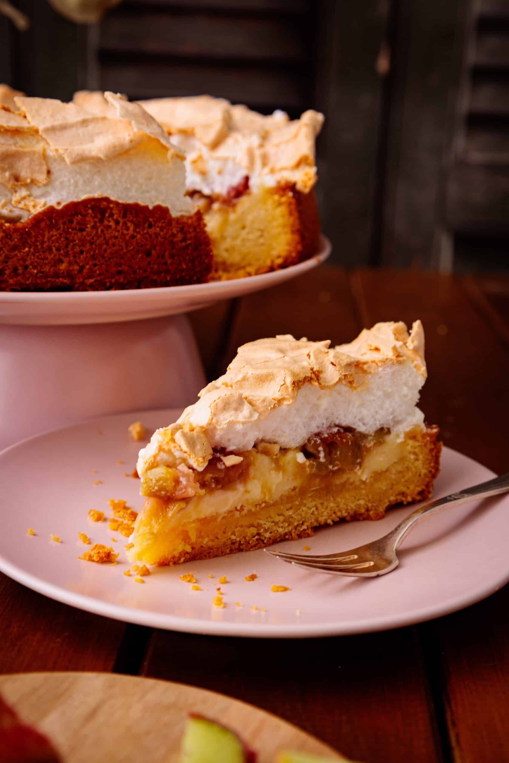 Rhabarberkuchen mit Vanillecreme & Baiserhaube