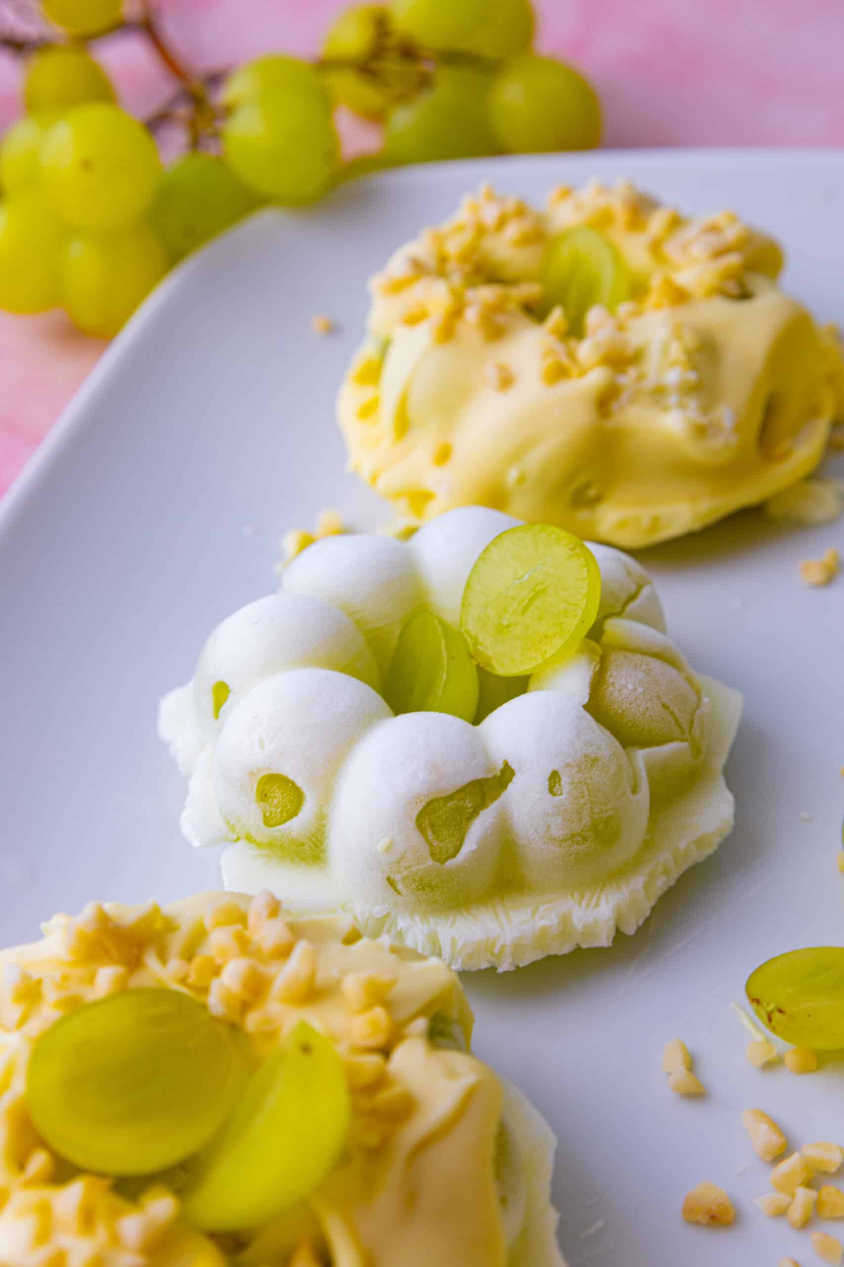 Frozen Trauben-Joghurt-Bites mit weißer Schokolade