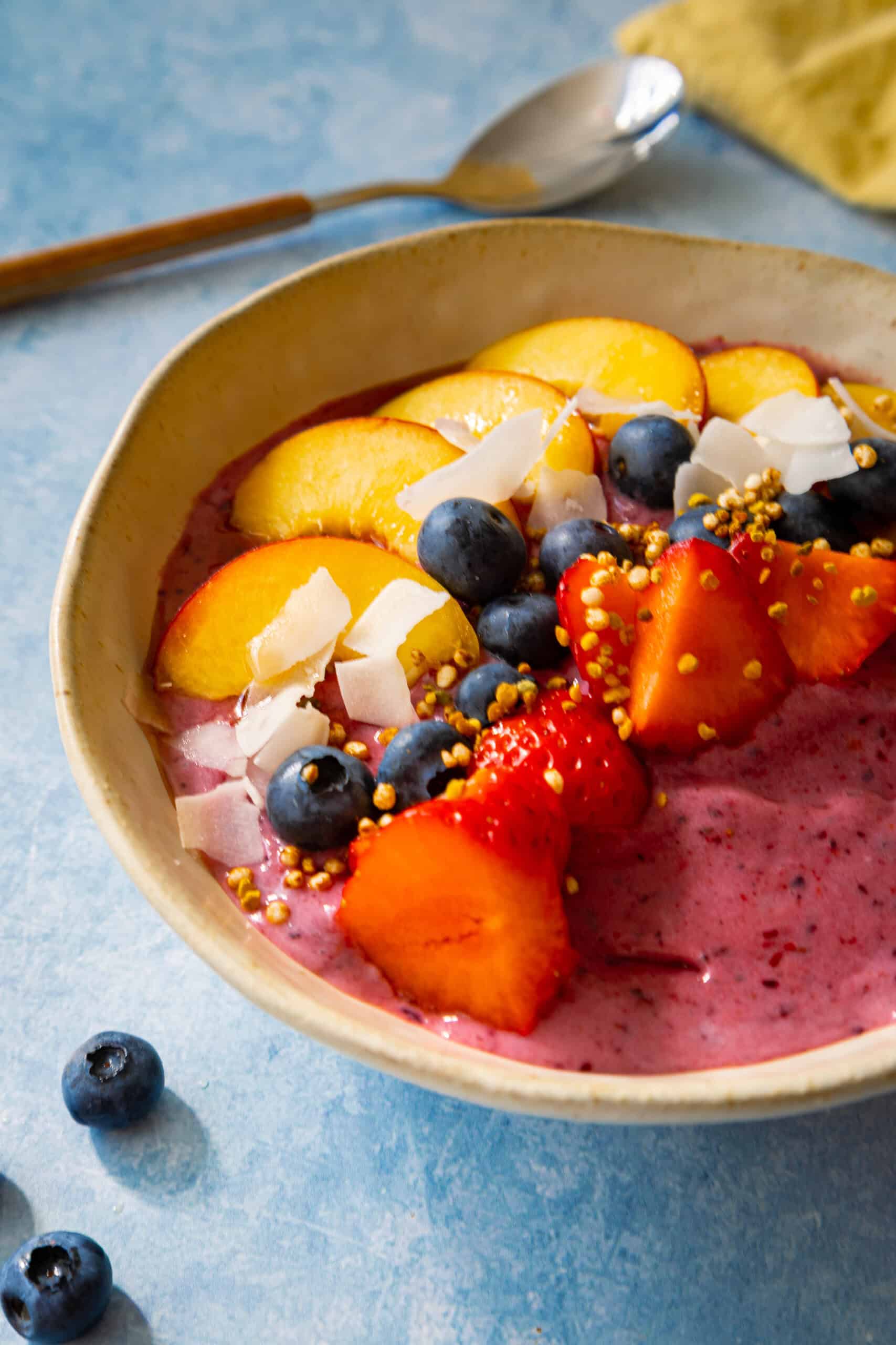 Nice Cream Bowl mit Beeren – das perfekte Sommerfrühstück ⭐️