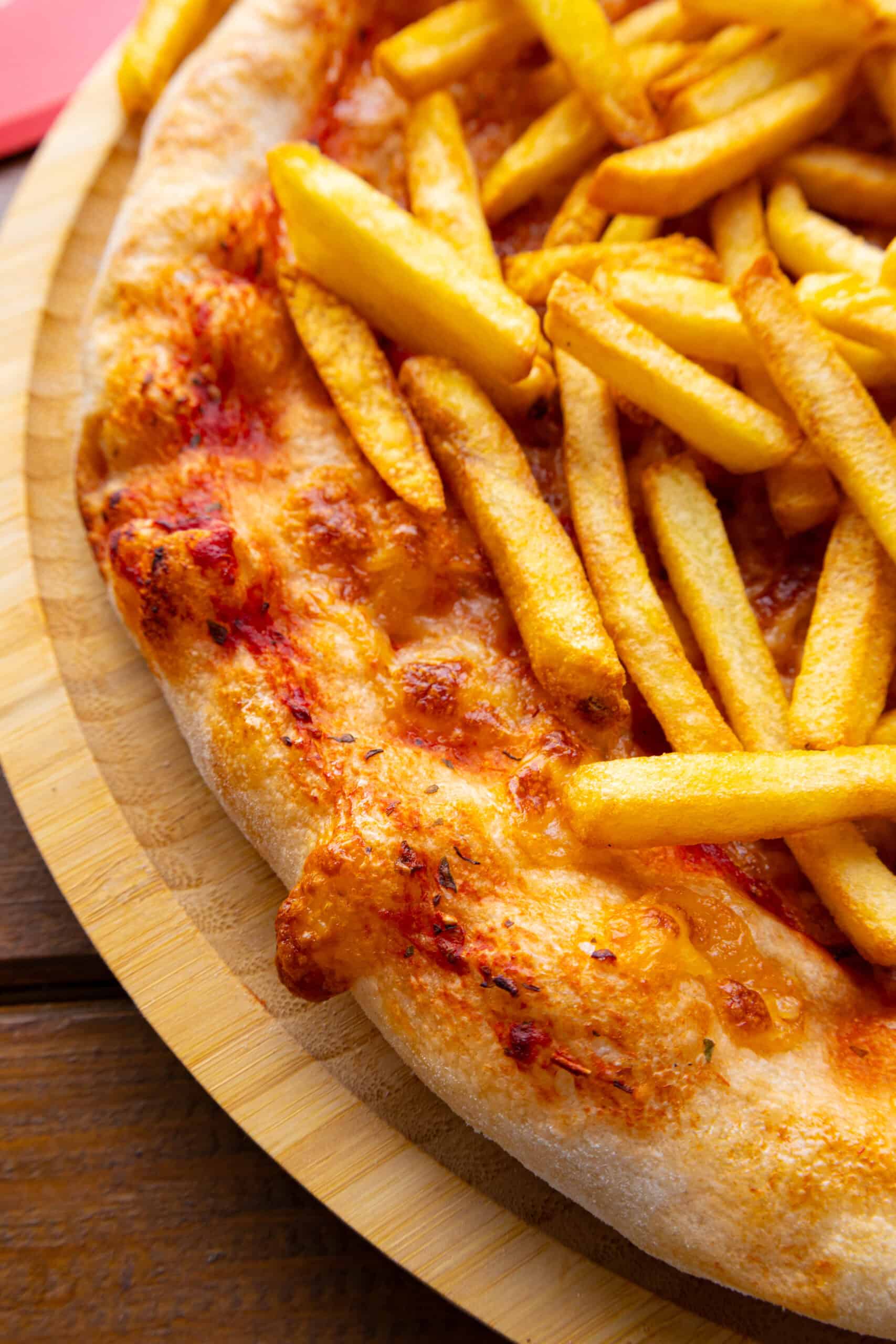 Pizza Pommes selber machen – knusprig & einfach