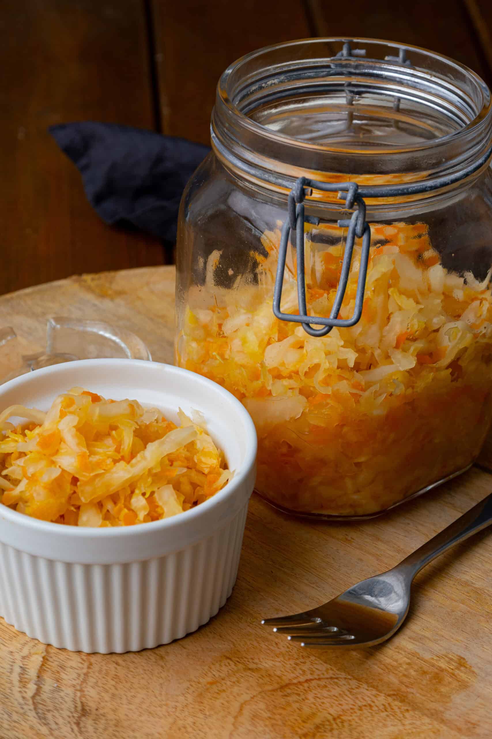Fermentierter Spitzkohl mit Apfel und Karotte